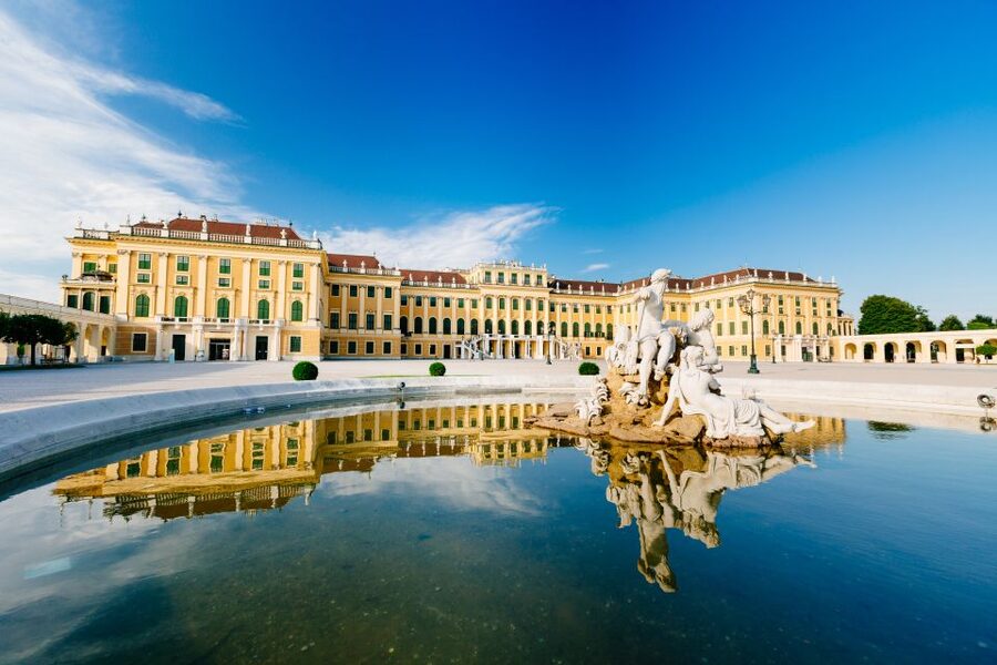 Vienna: Hop-On Hop-Off Sightseeing Bus Tour in 19 Languages - Audio commentary, Wi-Fi, and the walking app