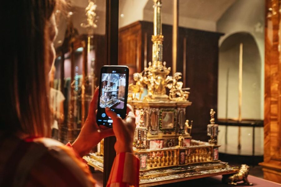 Vienna: Imperial Treasury in the Hofburg Palace - Who will enjoy the Imperial Treasury most
