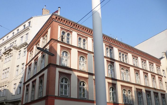 Vienna: Jewish Life in Leopoldstadt 2-Hour Walking Tour - From vanished institutions to Jewish life today
