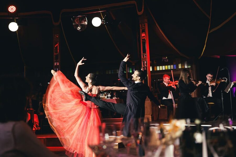 Vienna: Johann Strauss Dinner Show at the Prater - Arriving at The Mirage in the Prater
