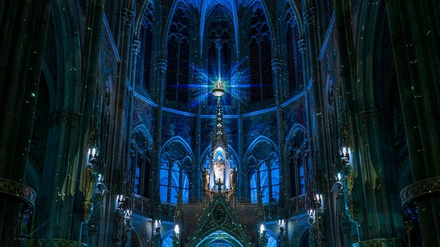 Vienna: Light of Creation Votive Church Immersive Light Show - Finding the best seat for the 360-degree view