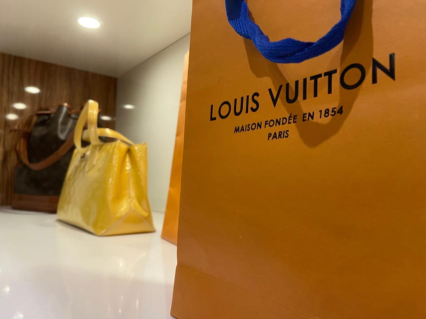 Vienna: Luxury Vintage Fashion Walking Tour - Why the Marriott boutique makes a strong opening