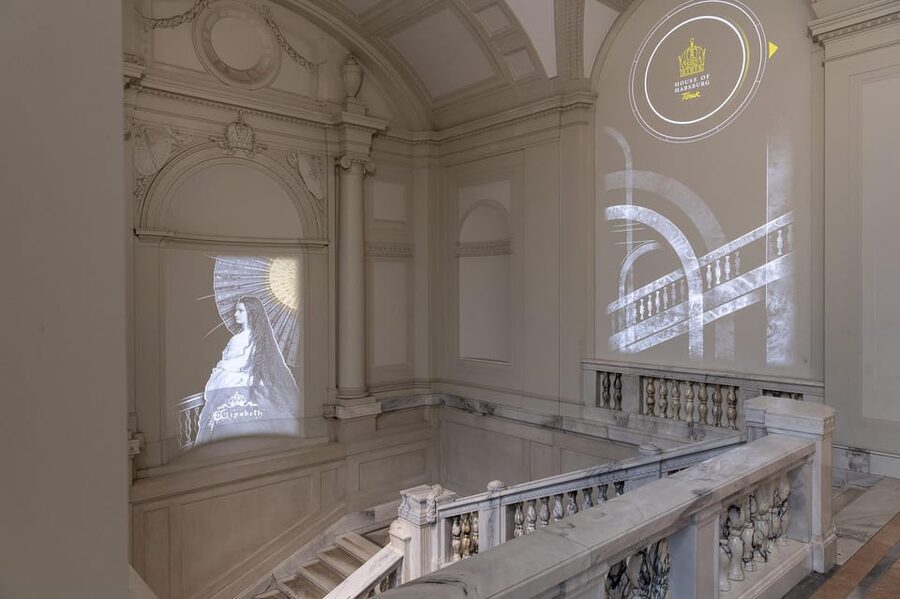 Vienna: New Hofburg Palace Audio-Guided Tour & Entry Ticket - Entering the New Hofburg at Heldenplatz
