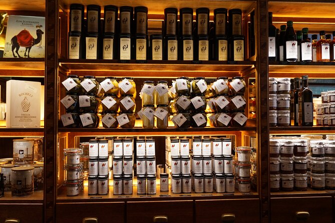 Vienna Nightlife Experience: Food, Wine, Cocktails & Vibes - The guide makes the difference