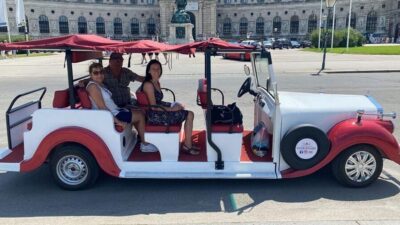 Old Town Sightseeing Tour in a Vintage-Style E-Car