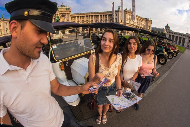 Vienna Oldtimer Tour (60 min) Incl. bottle of Prosecco - Starting at Albertinaplatz beside the Opera district