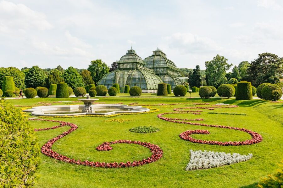 Vienna: Panorama Train Tickets to explore Schönbrunn Palace - Timing, Crowds, and Boarding Tips