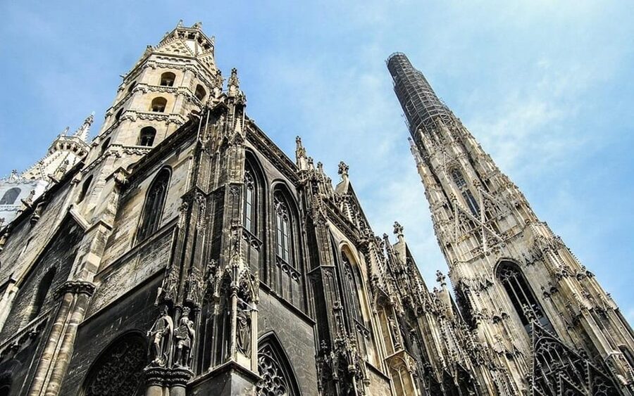 Vienna: Private Half-Day Sightseeing Tour - Why a private car helps in Vienna