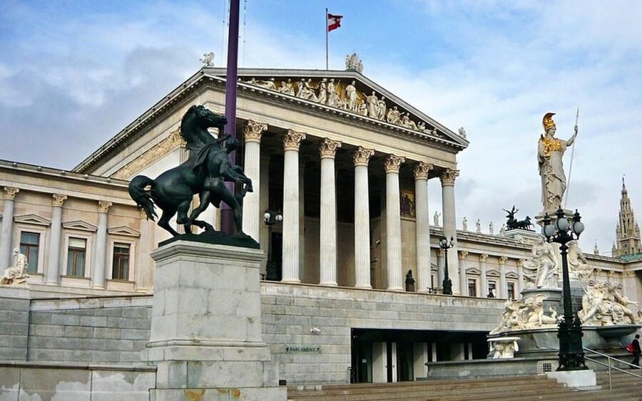 Vienna: Private Half-Day Sightseeing Tour - St. Stephen’s Cathedral and the city center