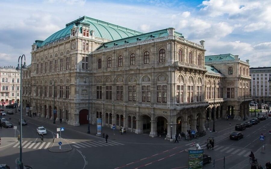 Vienna: Private Half-Day Sightseeing Tour - Belvedere Palace and Schönbrunn Palace