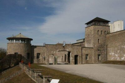 Private tour Mauthausen and Linz