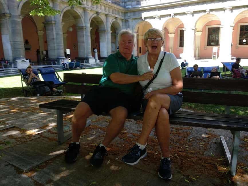 Vienna: Private Walking Tour with a Local Guide - Booking details that affect the experience