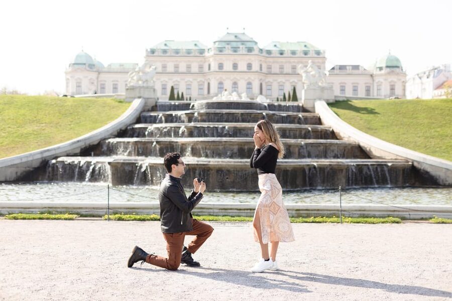 Vienna: Professional Photoshooting - Graben Street and the Walk Through Central Vienna