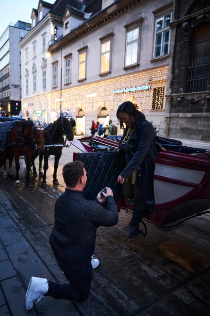 Vienna: Professional Proposal Photographer - Choosing between a landmark and a quieter corner