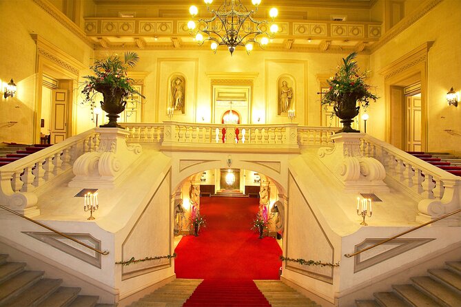 Vienna Residence Orchestra: Mozart and Strauss Concert - Opera singers and ballet dancers add color