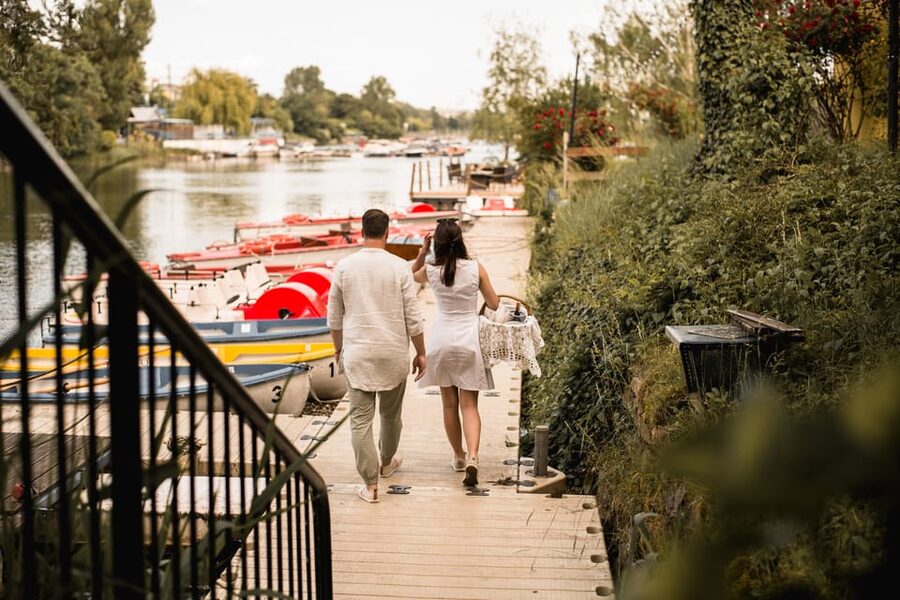 Vienna: Retro Boat Tour on the Danube River with Picnic - Practical details that shape the experience