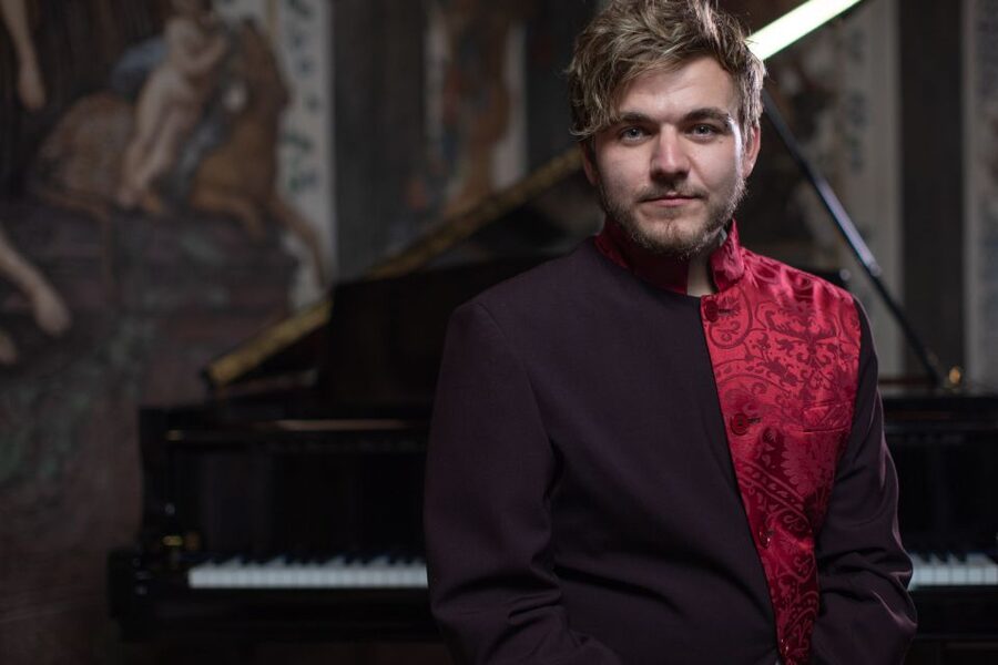Vienna: Romantic Classics Piano, Violin, and Cello Concert - A Small Room With a Big Viennese Sound