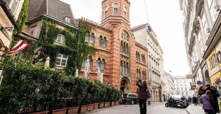 Vienna: Romantic Old Town 2-Hour Discovery Tour - A two-hour walk through Vienna’s less obvious center