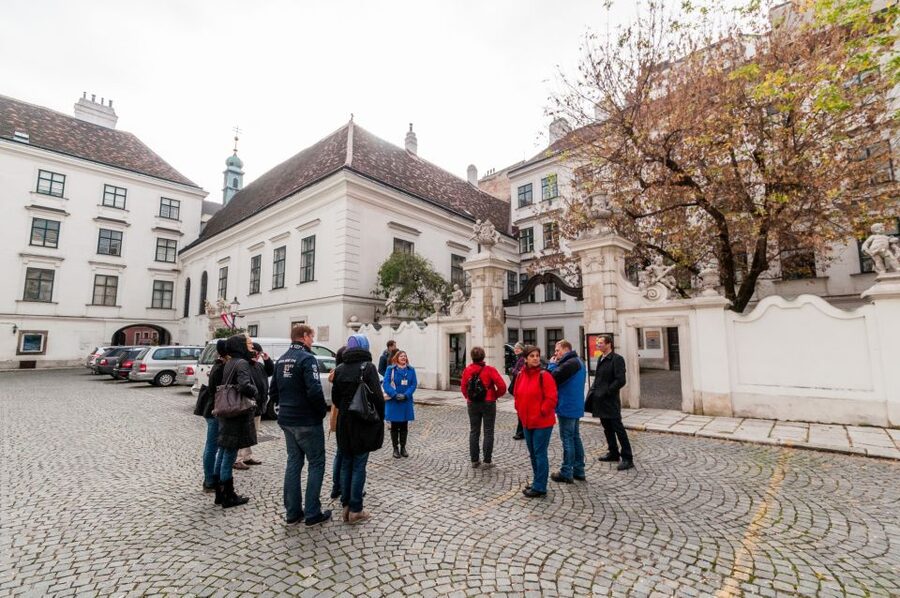 Vienna: Romantic Old Town 2-Hour Discovery Tour - The Greek Quarter beside the Danube