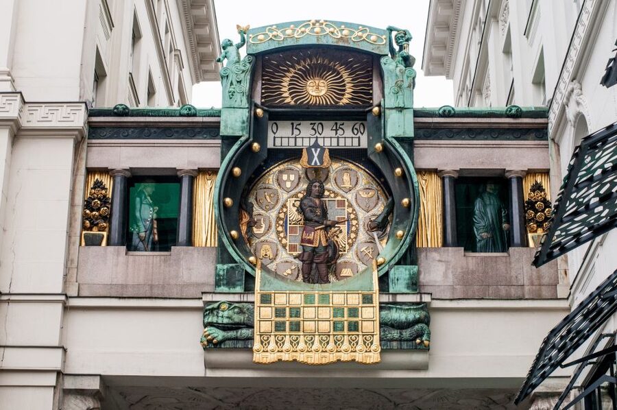 Vienna: Romantic Old Town 2-Hour Discovery Tour - Vienna’s architectural mix in a few streets