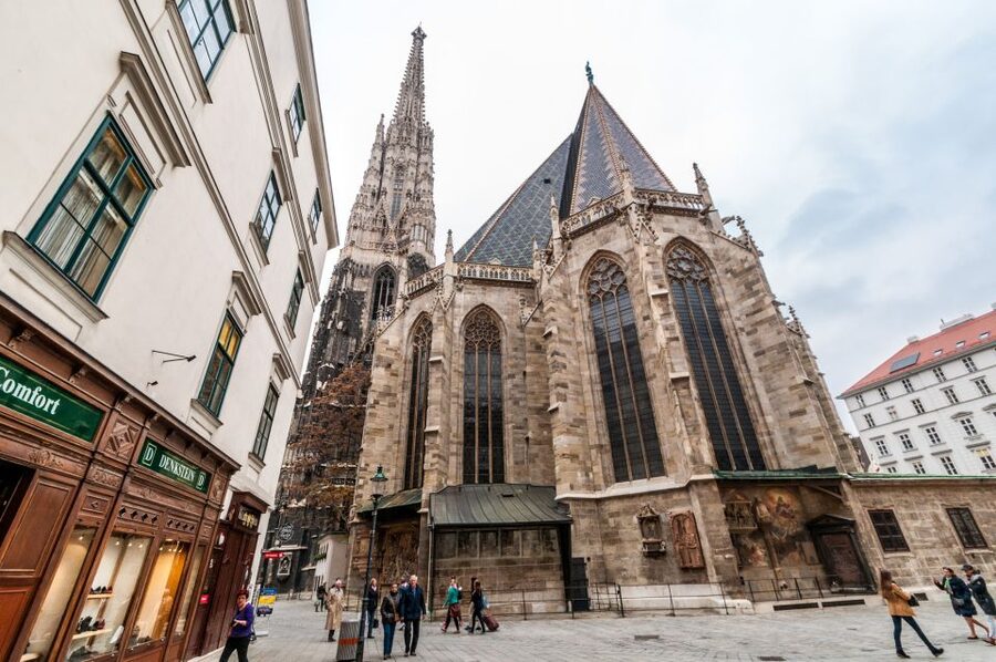 Vienna: Romantic Old Town 2-Hour Discovery Tour - The Jesuit quarter and the old university