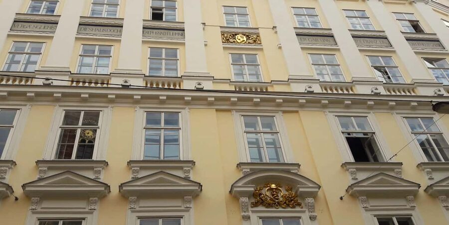 Vienna's Highlights in two hours (two options) - The basilisk story and Schönlaterngasse