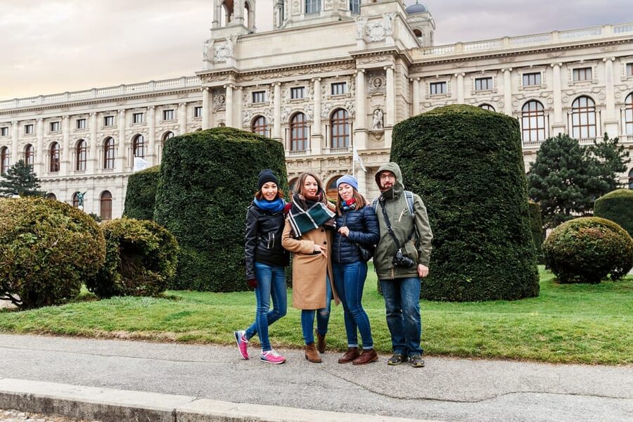 Vienna's Old Town and Attractions Self-Guided Tour Booklet - Sacher Café and Vienna’s coffee tradition