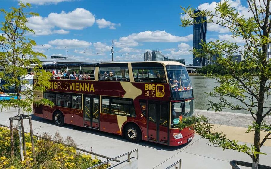 Vienna: Schönbrunn, Belvedere, Big Bus, Giant Wheel & Cruise - Belvedere Palace and Klimt’s The Kiss
