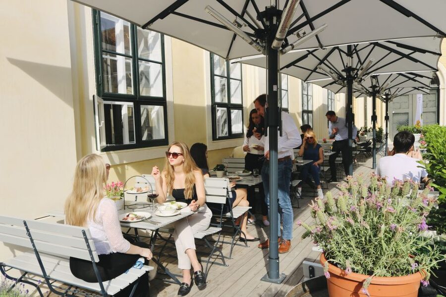 Vienna: Schönbrunn Palace Entry Ticket with Lunch - Booking details that affect your decision