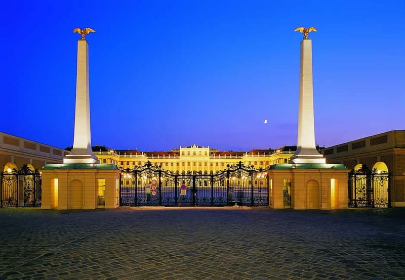 Vienna: Schönbrunn Palace Evening Tour, Dinner and Concert - Key points at a glance