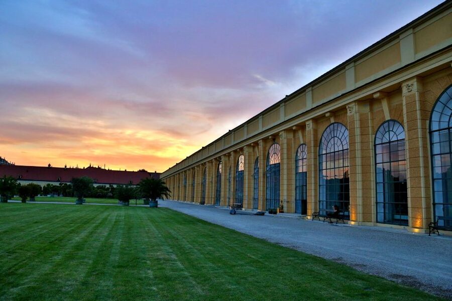 Vienna: Schönbrunn Palace Evening Tour, Dinner and Concert - The 8:30 PM concert: Mozart, Strauss, and opera voices