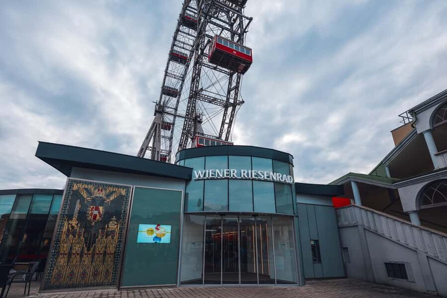 Vienna: Skip-the-cashier-desk-line Giant Ferris Wheel Ride - Key points at a glance