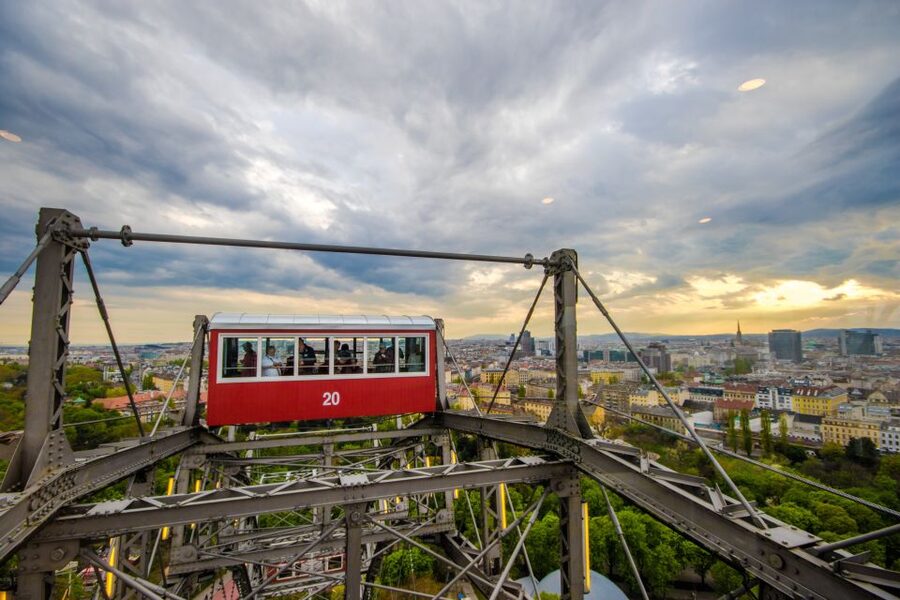 Vienna: Skip-the-cashier-desk-line Giant Ferris Wheel Ride - Who will enjoy this ride most