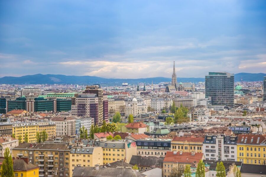 Vienna: Skip-the-cashier-desk-line Giant Ferris Wheel Ride - The best time to ride