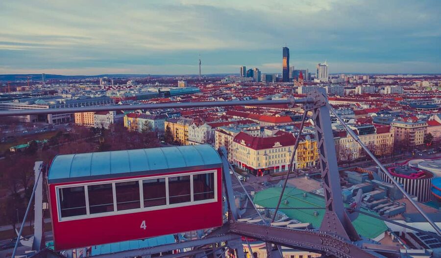 Vienna: Skip-the-cashier-desk-line Giant Ferris Wheel Ride - Arriving at Wiener Prater