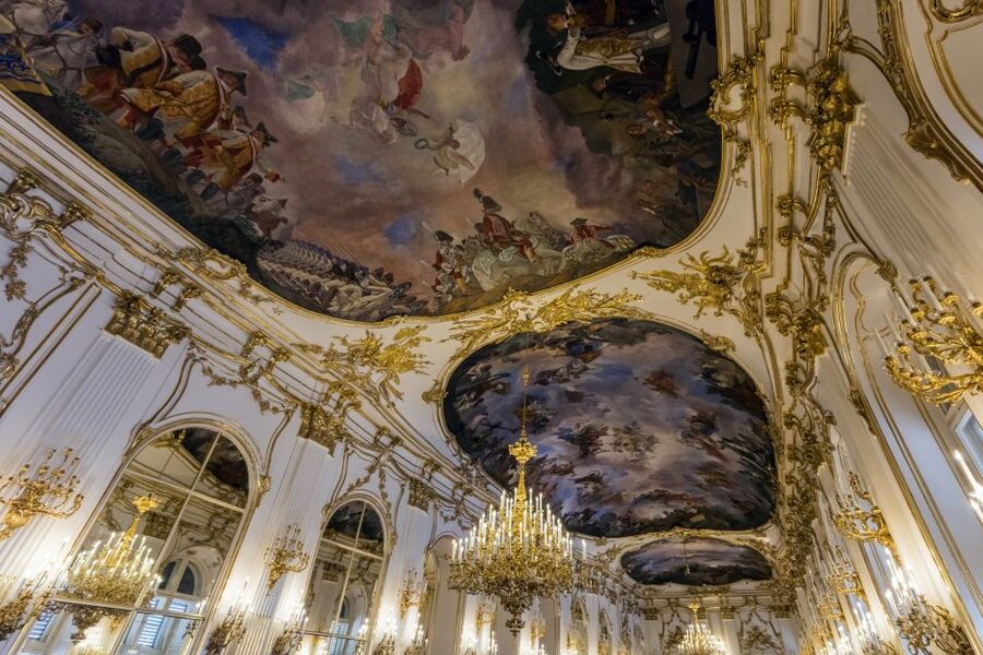 Vienna: Skip-the-Line Schönbrunn Palace & Gardens Tour - The Gloriette view is worth the walk