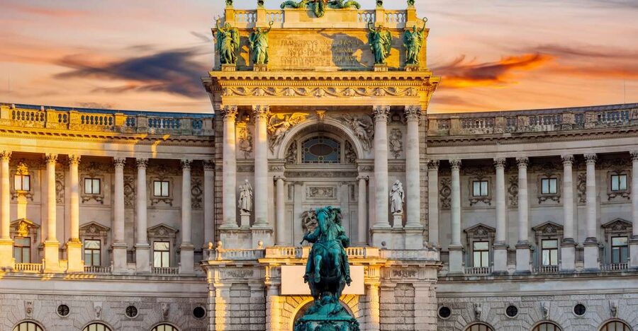 Vienna: Skip-the-Line Sisi Museum, Hofburg and Gardens Tour - Entering the Hofburg Palace complex