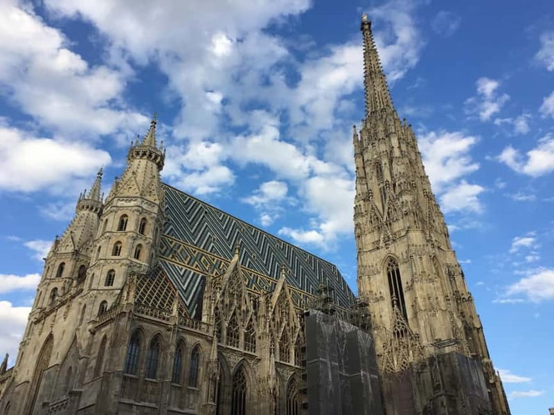 Vienna: Small Group Guided Walking Tour of City Highlights - Key points to know before booking