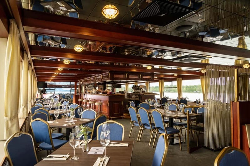 Vienna: Sunset Summer Cruise - The English-language question