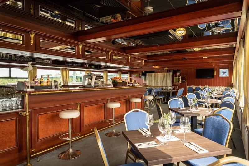 Vienna: Sunset Summer Cruise - Value: dinner, entertainment, and a long river ride