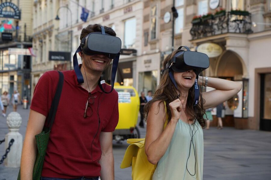 Vienna: Time Traveling Virtual Reality Sightseeing Tour - Vienna at the Opera in the golden 1920s