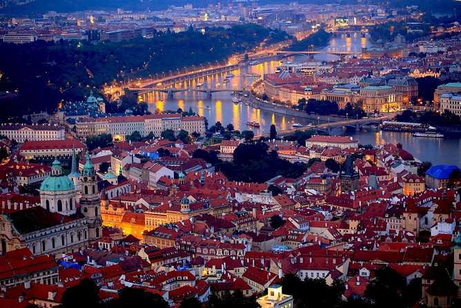 Vienna to Prague - Private Transfer with 2 hours of Sightseeing - What the vehicles mean for your luggage