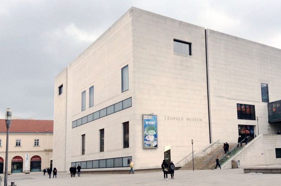 Vienna: Tour of Gustav Klimt's Art in 3 Museums with Tickets - Starting at the Upper Belvedere with The Kiss