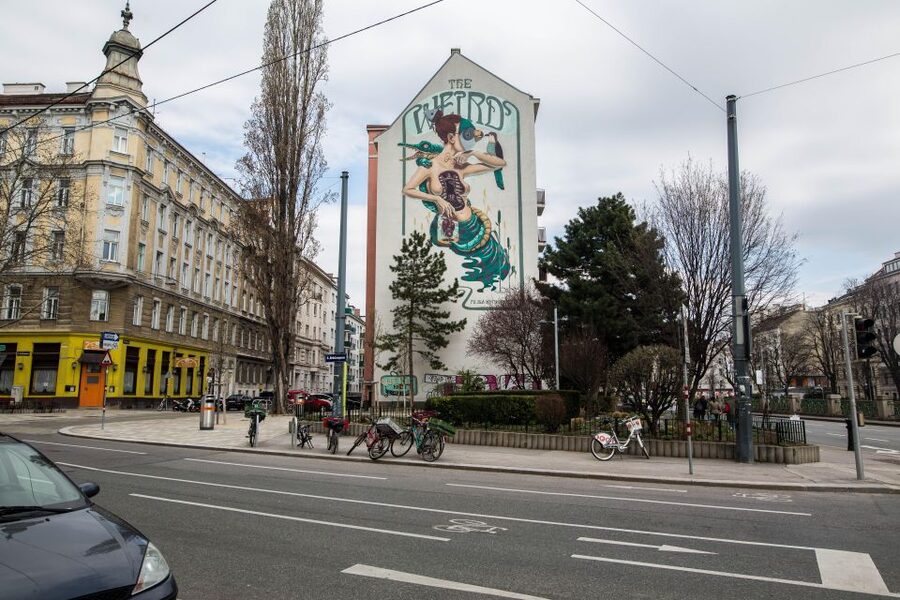 Vienna Urban Art Tour: Explore a different side of Vienna! - Finding murals, graffiti, and small visual details