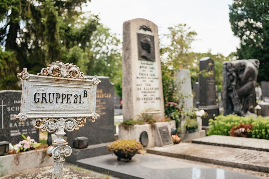 Vienna: Vienna Central Cemetery Guided Walking Tour - Why Vienna Central Cemetery feels like a city of its own