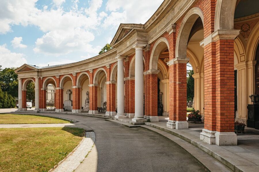 Vienna: Vienna Central Cemetery Guided Walking Tour - The lesser-known corners are part of the point