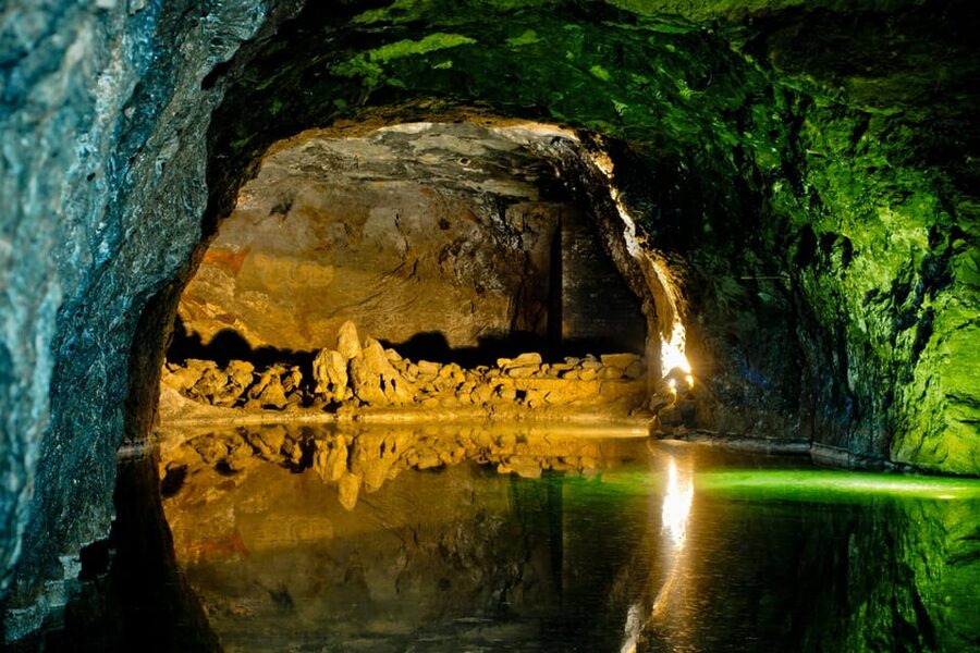 Vienna: Vienna Woods Tour with Underground Lake and Wine - Transport, timing, and group size