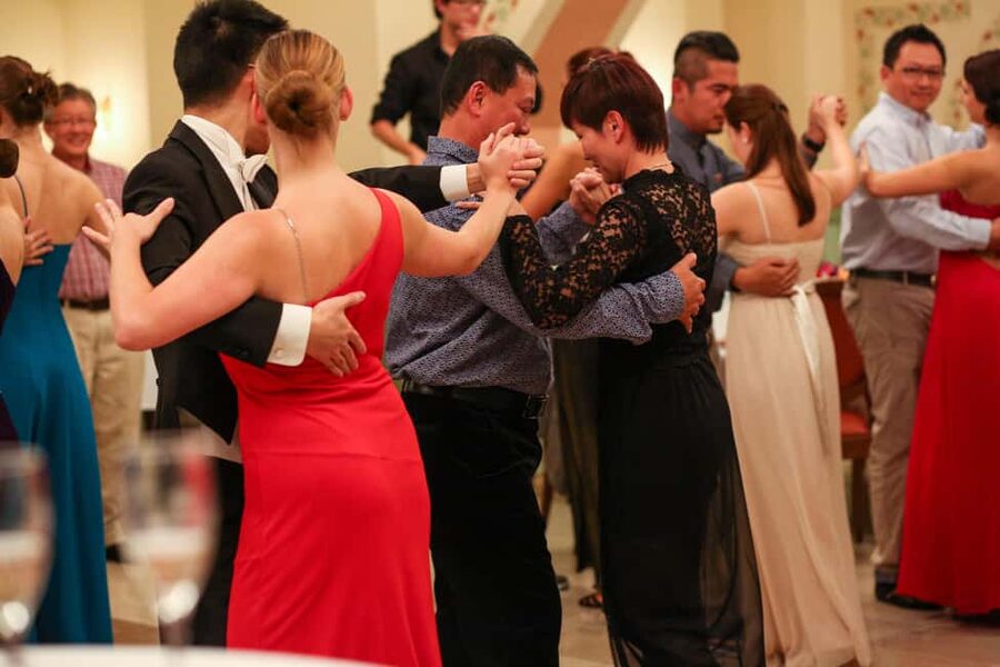 Vienna: Viennese Waltz Workshop for Couples - The first steps with Aga Bohun
