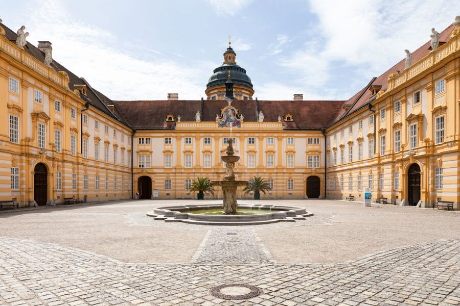 Vienna: Wachau Valley, Melk Abbey Tour with Danube Boat Trip - Why this route works so well from Vienna