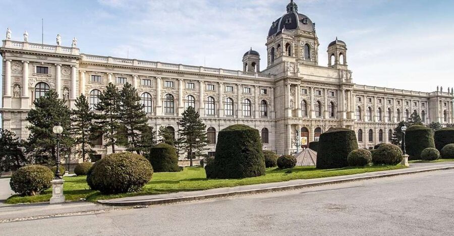 Vienna: Walking Tour of the Historic Ringstrasse - Votive Church and the University of Vienna